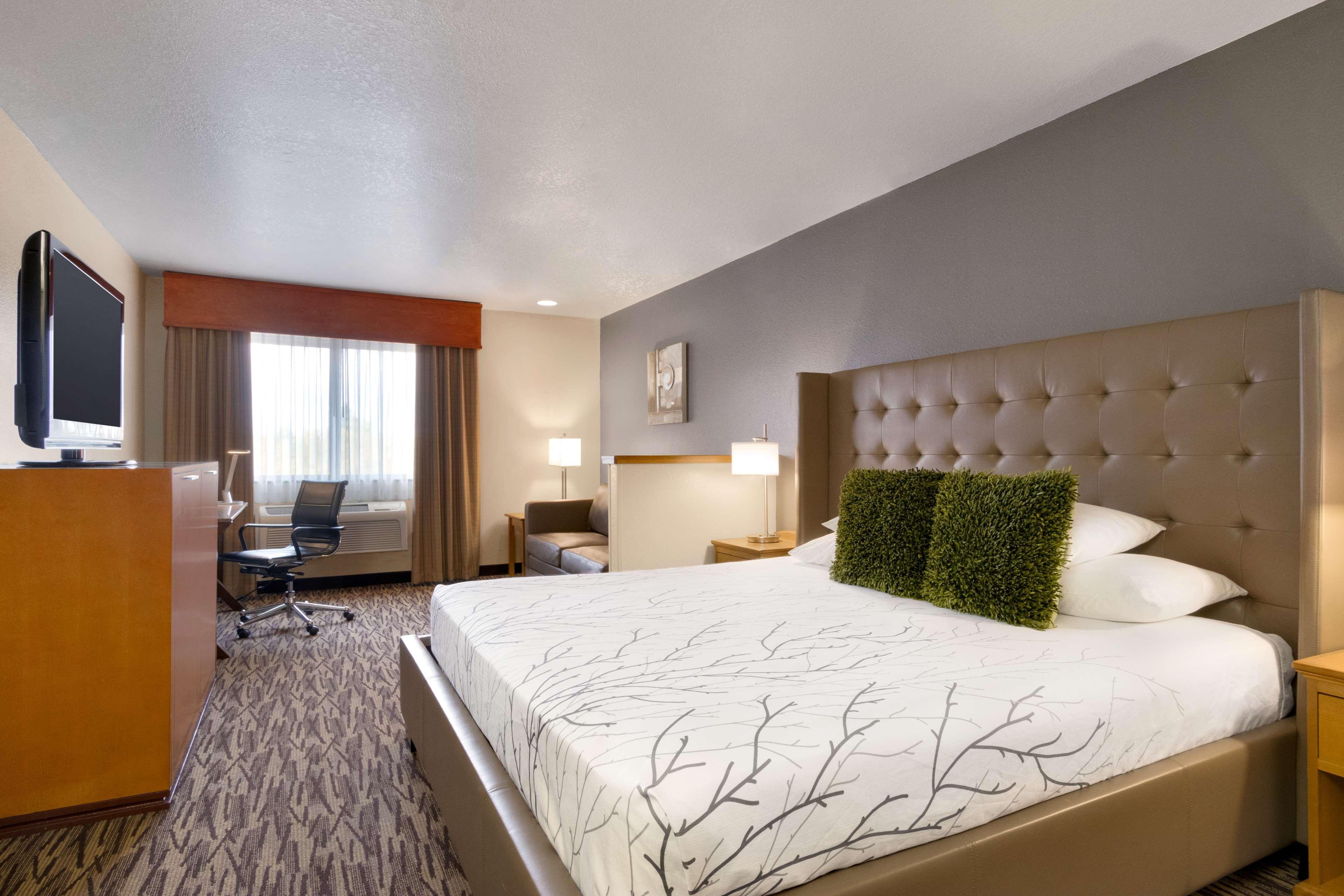 Best Western Plus Peppertree Airport Inn Airway Heights Exteriör bild